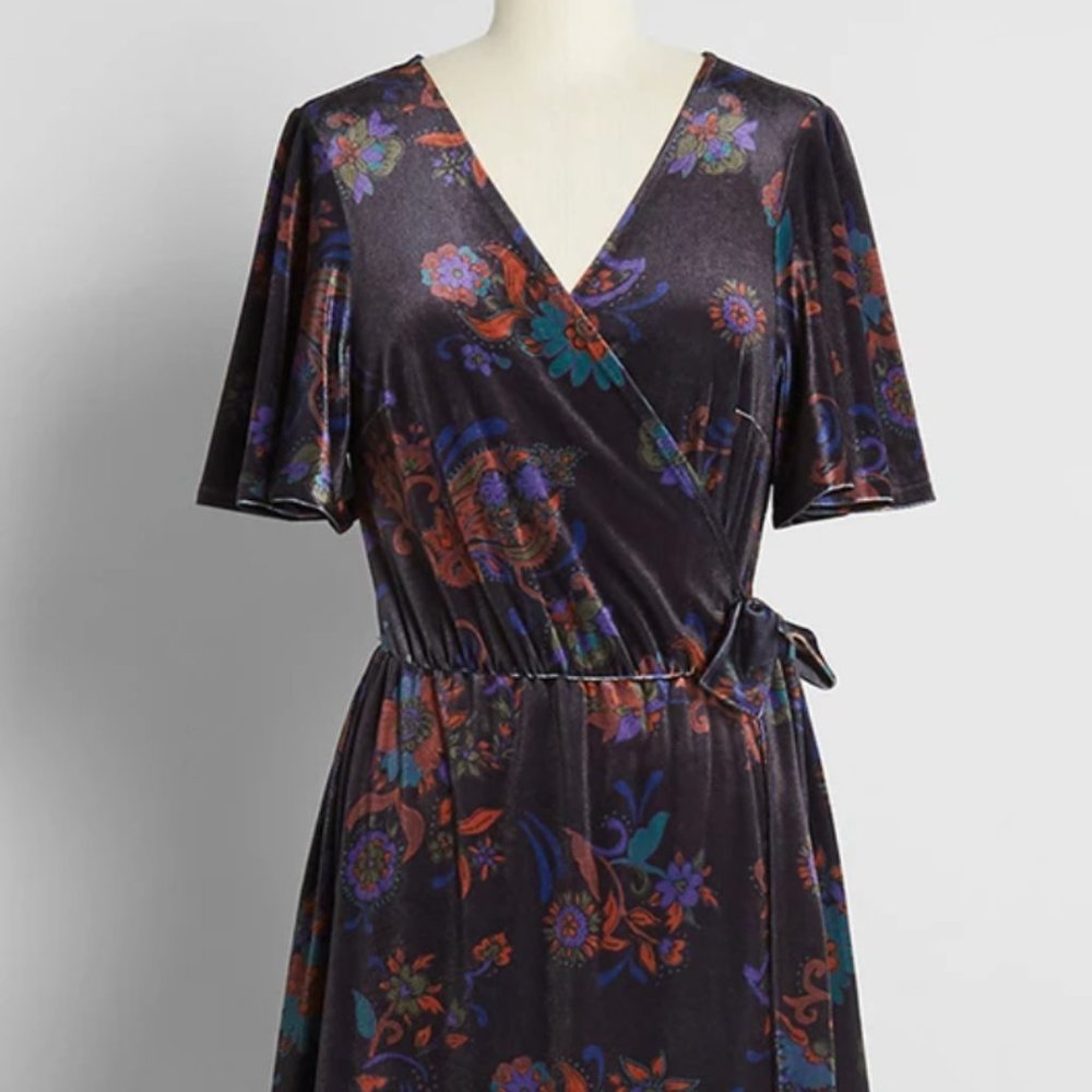 Timeless Embrace Velvet Midi Dress